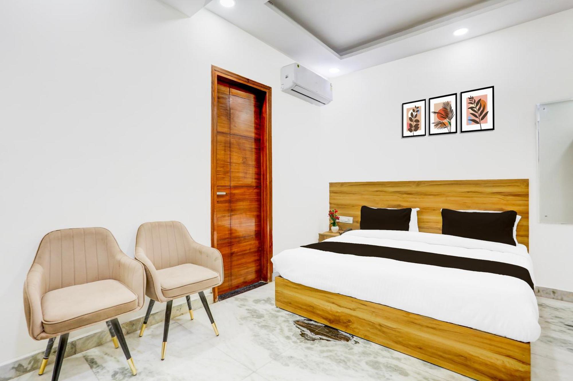 O The Param Continental Hotel 2*