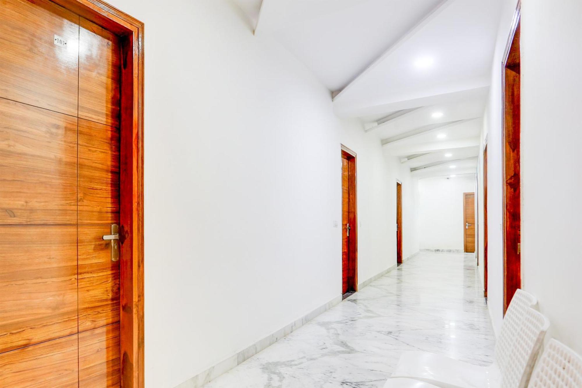 Hotel O The Param Continental 2*