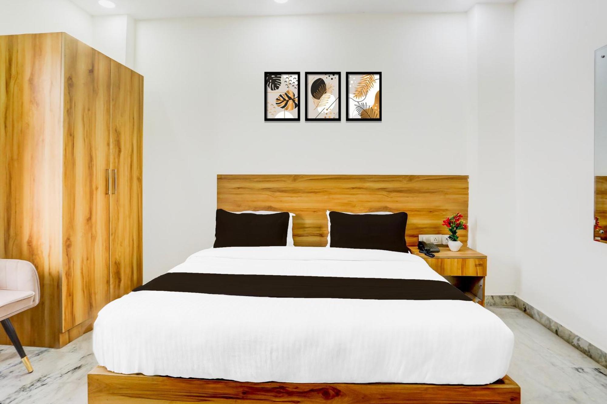 Hotel O The Param Continental